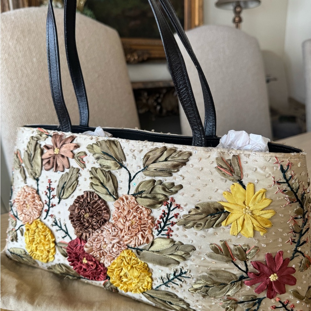 Beautiful embroidered Santi silk bag- vintage but in perfect shape-